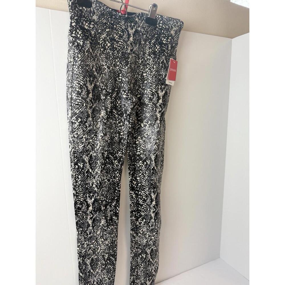 Spanx Faux Leather‎ Snake Shine Leggings Size M Snakeskin Grey Snake Stretch - Picture 2 of 9